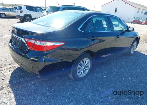 2016 Toyota Camry Le z USA, uszkodzony, nr VIN 4T1BF1FK4GU214445